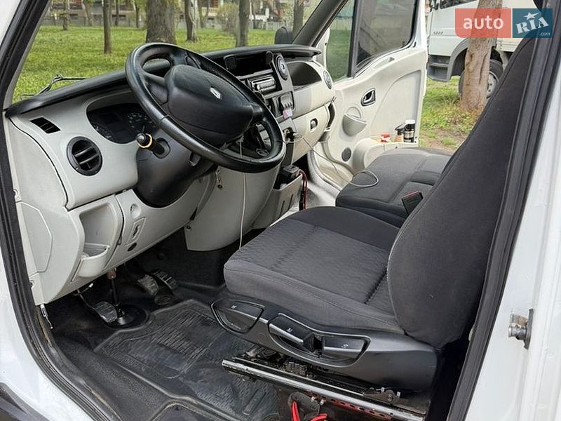 Эвакуатор Renault Master 2007 в Львове фото 12 Эвакуатор Renault Master 2007 в Львове