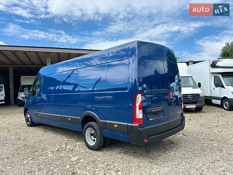 Грузовой фургон Renault Master 2016 в Хусте