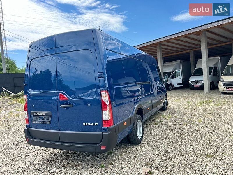Грузовой фургон Renault Master 2016 в Хусте