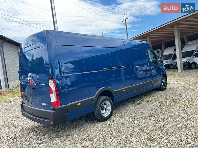 Грузовой фургон Renault Master 2016 в Хусте