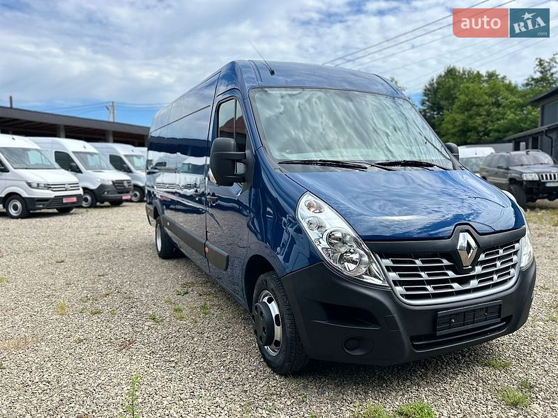 Грузовой фургон Renault Master 2016 в Хусте