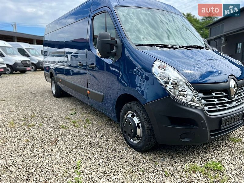 Грузовой фургон Renault Master 2016 в Хусте