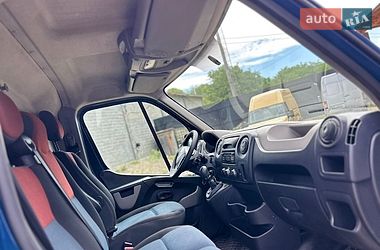 Грузовой фургон Renault Master 2016 в Хусте