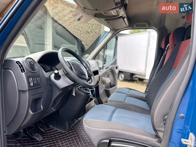 Грузовой фургон Renault Master 2016 в Хусте
