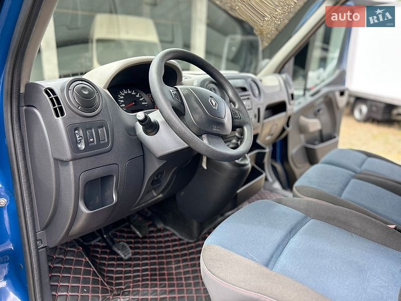 Грузовой фургон Renault Master 2016 в Хусте