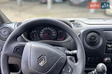 Грузовой фургон Renault Master 2016 в Хусте
