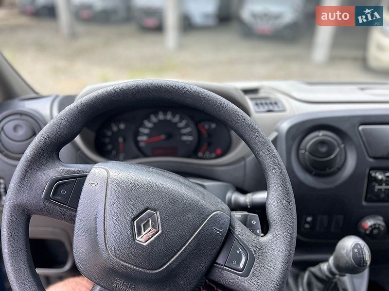 Грузовой фургон Renault Master 2016 в Хусте