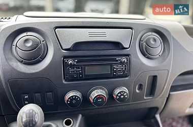 Грузовой фургон Renault Master 2016 в Хусте