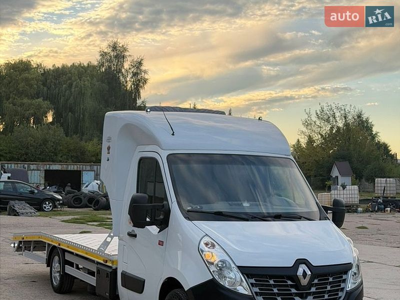 Евакуатор Renault Master 2017 в Рівному
