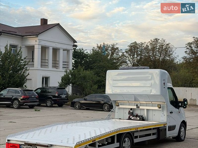 Евакуатор Renault Master 2017 в Рівному