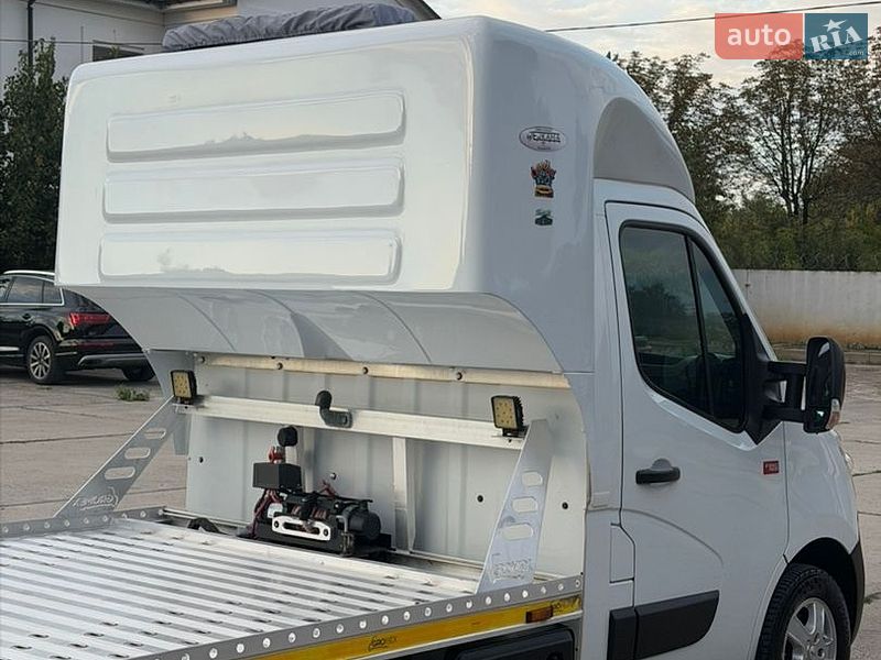 Евакуатор Renault Master 2017 в Рівному