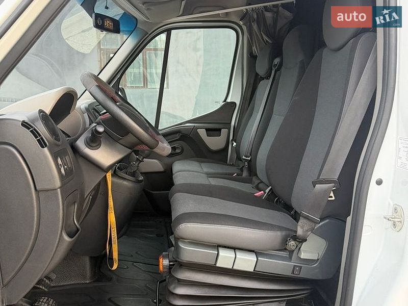 Евакуатор Renault Master 2017 в Рівному