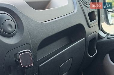 Евакуатор Renault Master 2017 в Рівному