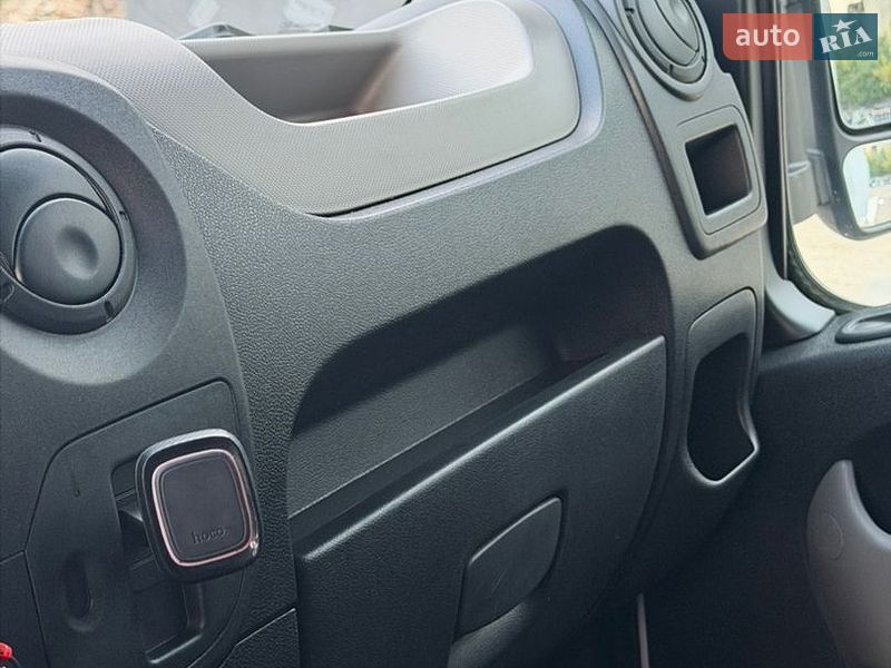 Евакуатор Renault Master 2017 в Рівному