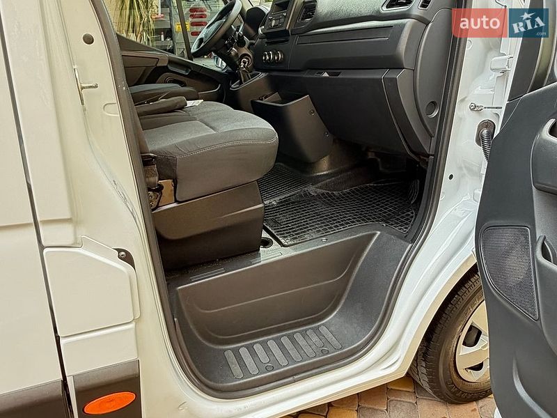 Грузовой фургон Renault Master 2022 в Киеве