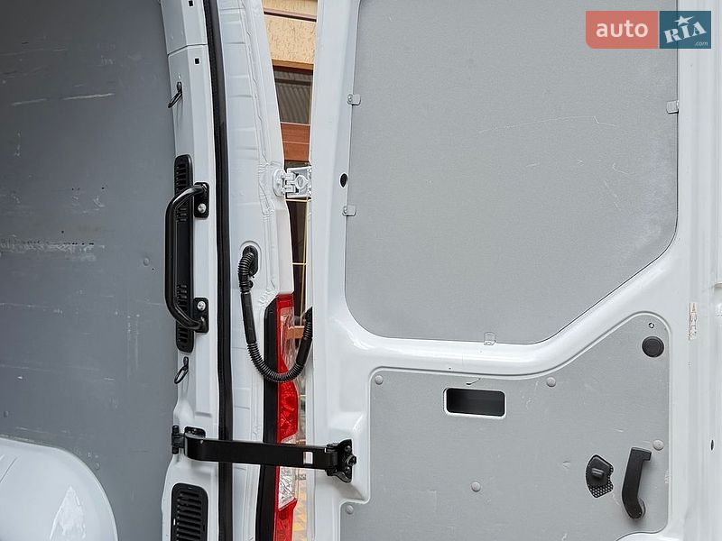 Грузовой фургон Renault Master 2022 в Киеве