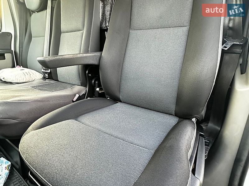 Вантажний фургон Renault Master 2016 в Могилів-Подільському