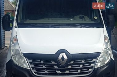 Вантажний фургон Renault Master 2015 в Полтаві