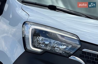Інші вантажівки Renault Master 2022 в Дубні
