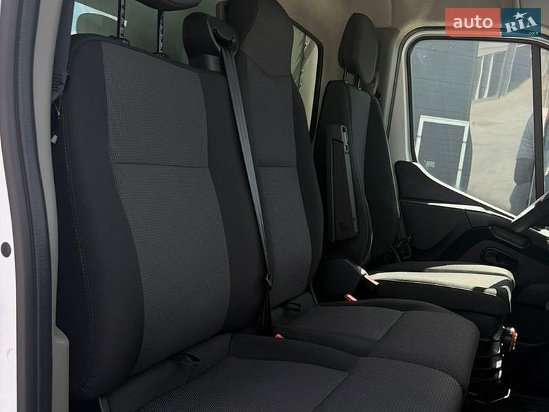 Інші вантажівки Renault Master 2022 в Дубні