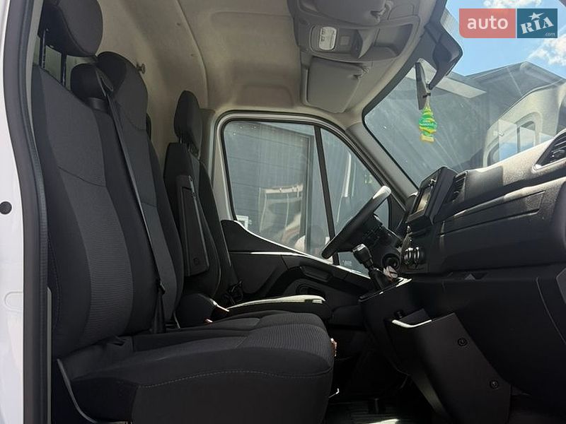 Інші вантажівки Renault Master 2022 в Дубні