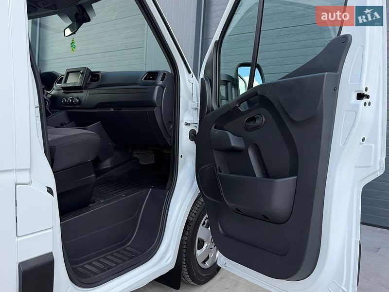 Інші вантажівки Renault Master 2022 в Дубні