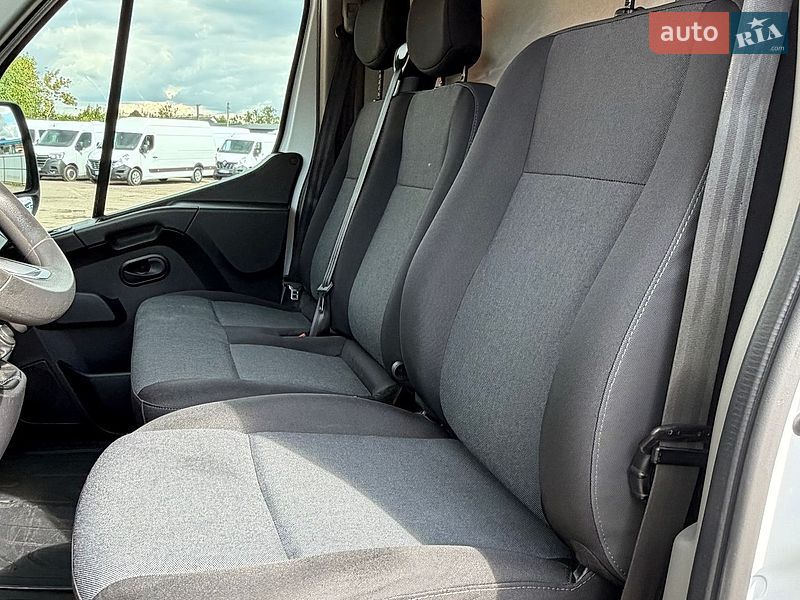Вантажний фургон Renault Master 2023 в Млиніві