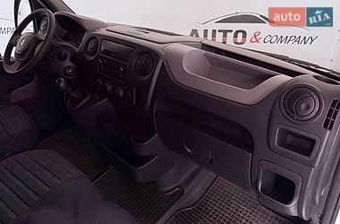 Вантажний фургон Renault Master 2015 в Львові