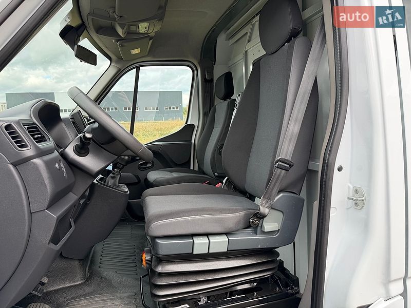 Грузовой фургон Renault Master 2022 в Луцке