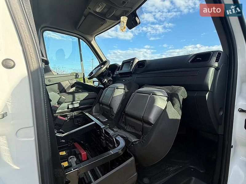 Мікроавтобус вантажний (до 3,5т) Renault Master 2019 в Ківерцях