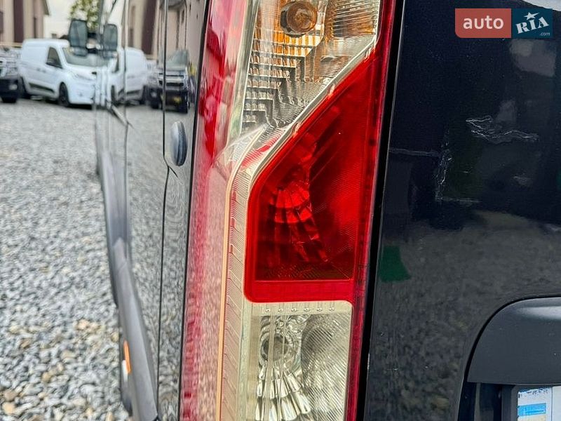 Грузовой фургон Renault Master 2016 в Черновцах