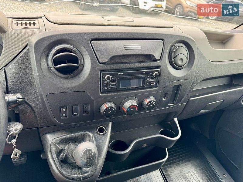 Грузовой фургон Renault Master 2016 в Черновцах