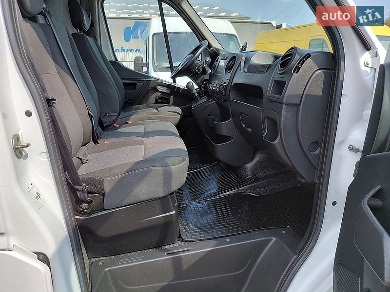 Вантажний фургон Renault Master 2018 в Івано-Франківську