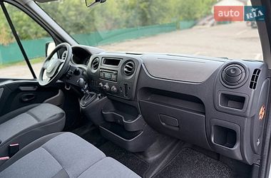 Вантажний фургон Renault Master 2017 в Дубні