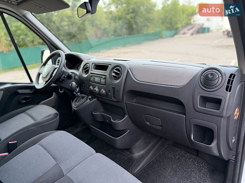Вантажний фургон Renault Master 2017 в Дубні