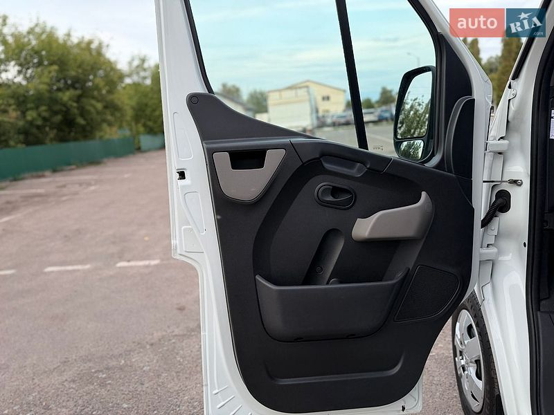 Вантажний фургон Renault Master 2017 в Дубні