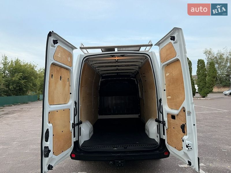 Вантажний фургон Renault Master 2017 в Дубні