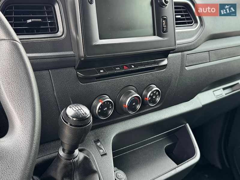Вантажний фургон Renault Master 2023 в Дубні