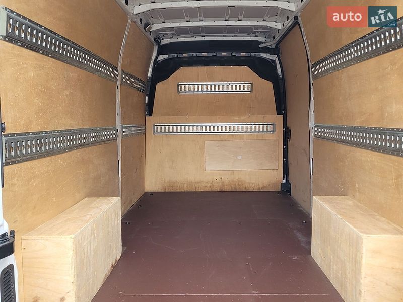 Грузовой фургон Renault Master 2019 в Луцке