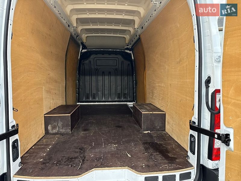 Грузовой фургон Renault Master 2018 в Луцке