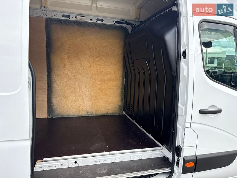 Грузовой фургон Renault Master 2018 в Луцке