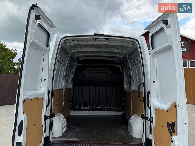 Грузовой фургон Renault Master 2023 в Дубно