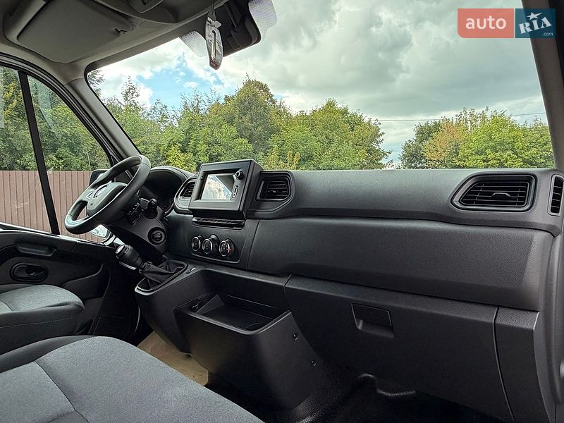 Грузовой фургон Renault Master 2023 в Дубно