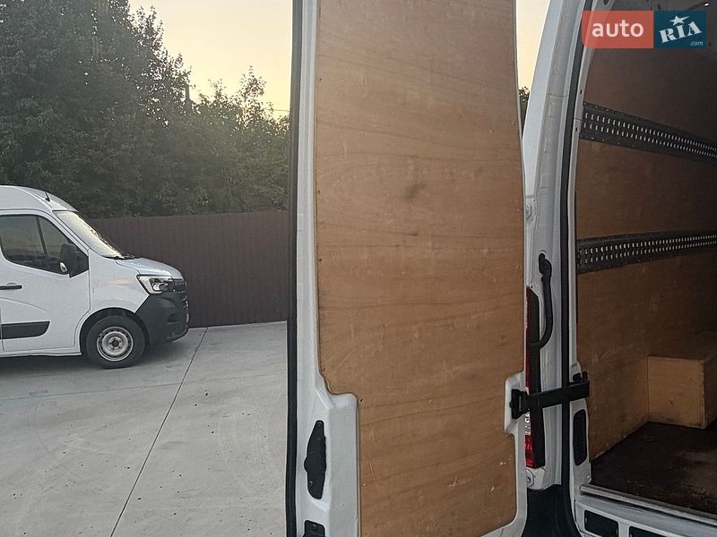 Вантажний фургон Renault Master 2019 в Дубні