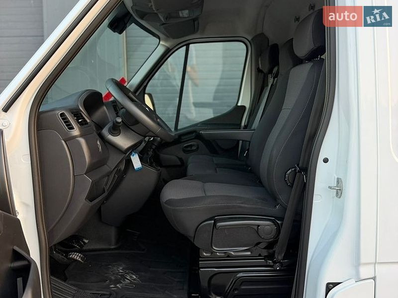 Вантажний фургон Renault Master 2024 в Дубні