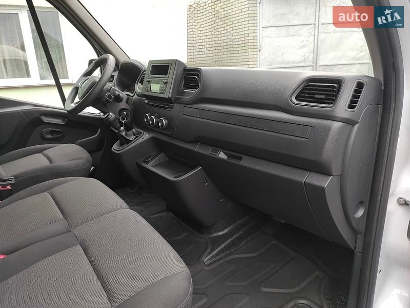 Грузопассажирский фургон Renault Master 2023 в Калуше