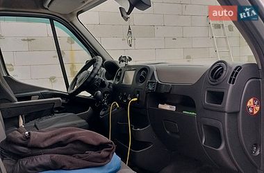 Вантажний фургон Renault Master 2017 в Дніпрі