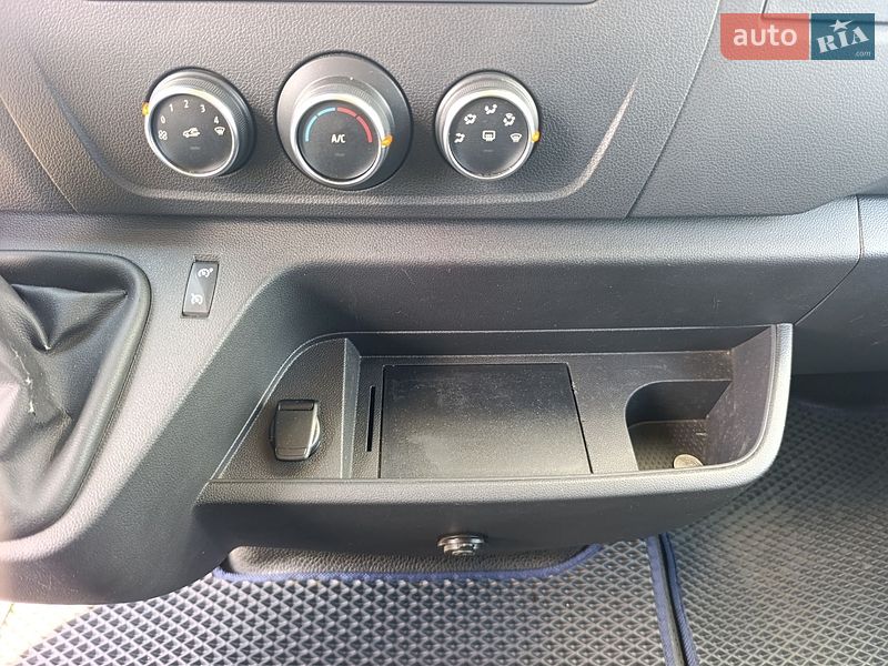 Вантажний фургон Renault Master 2019 в Краснограді