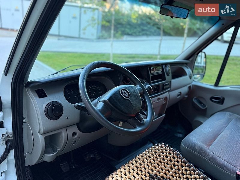 Вантажопасажирський фургон Renault Master 2005 в Хмельницькому