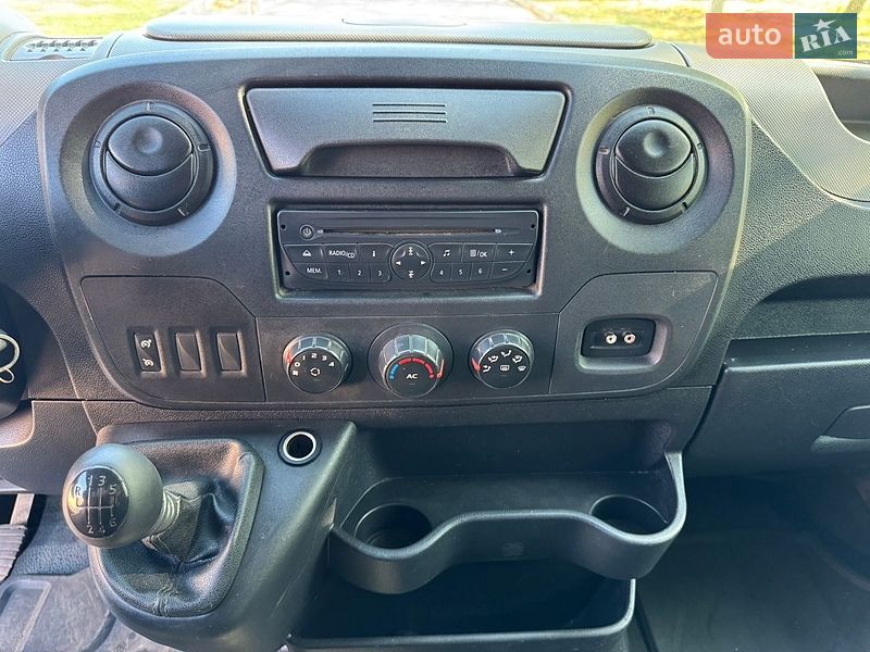 Вантажний фургон Renault Master 2012 в Харкові
